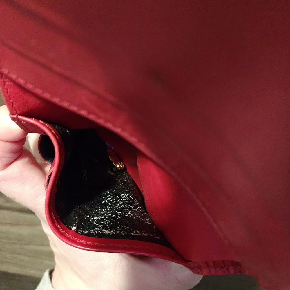 Louis Vuitton Red Epi Leather Elise Wallet - Picture 13 of 15